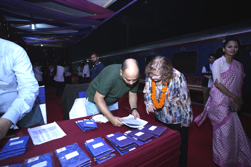 Pic of Guests on Deccan Odyssey