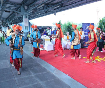 Rangoli Decoration on Indian Odyssey Departure at Delhi station